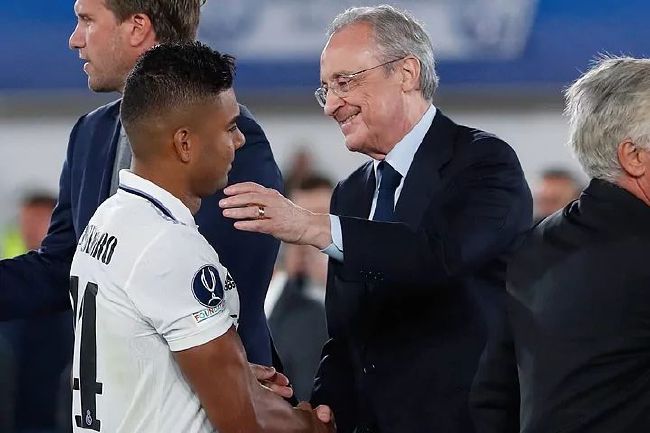 白丝班长被我c了